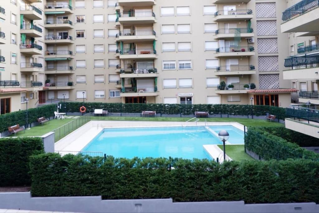 Amplio Apartamento Con Piscina Al Lado De La Playa Кастел Пладжа де Аро Екстериор снимка