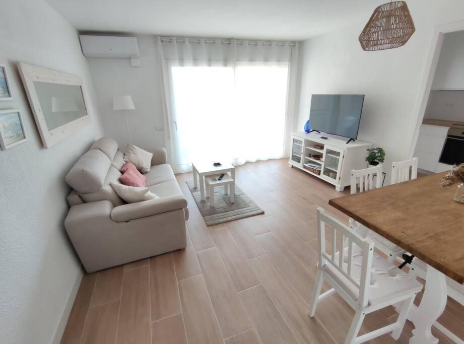 Amplio Apartamento Con Piscina Al Lado De La Playa Кастел Пладжа де Аро Екстериор снимка